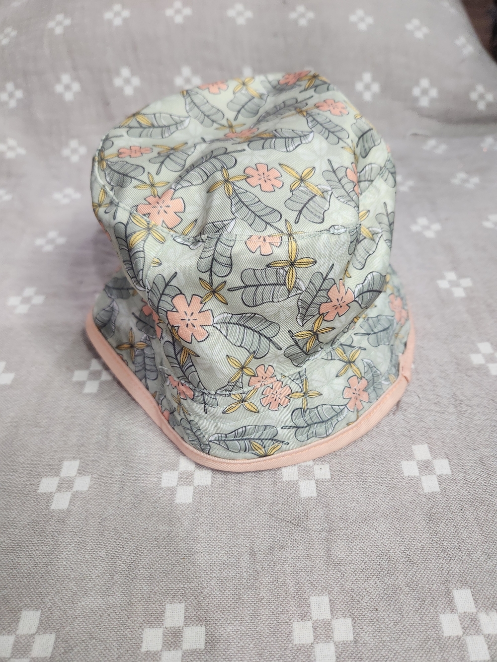 Disney Brand Moana Toddler Girls Reversible Pink Bucket Style Swim Hat toddler - Picture 3 of 6